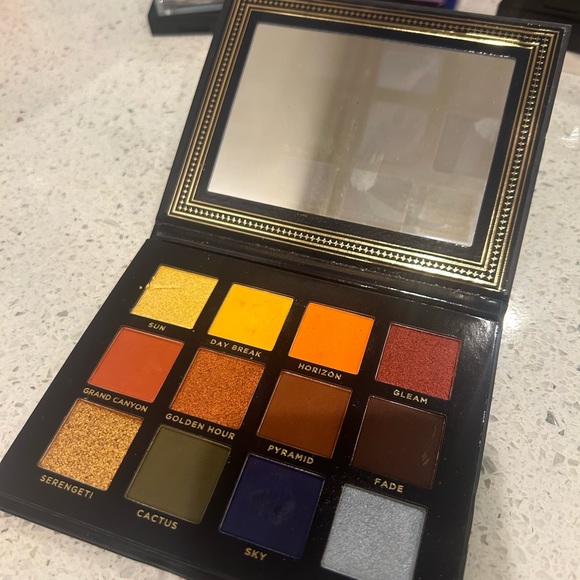 Ace BeautĒ Vintage Dawn eyeshadow palette!!! - Picture 2 of 3